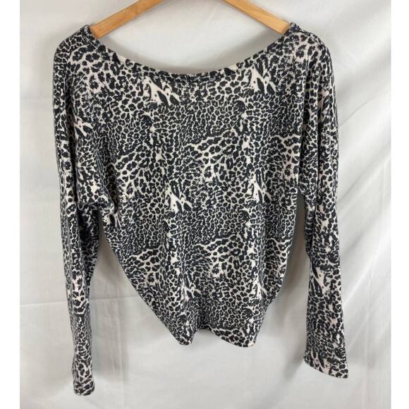 NWT Poof New York Animal Print Twist Back Soft Top L - Picture 1 of 3